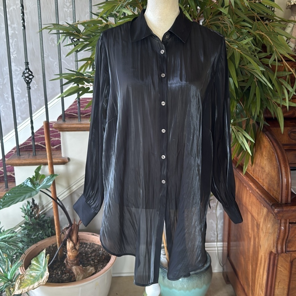 Vince Camuto, ladies, black long sleeve satin top size one X excellent condition - Picture 14 of 16